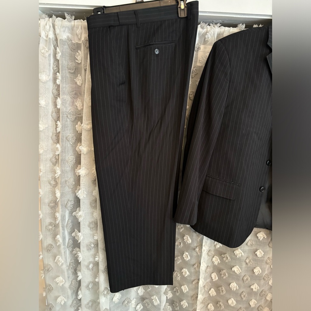Cooper and Nelson black with white pinstripe set - Picture 5 of 13